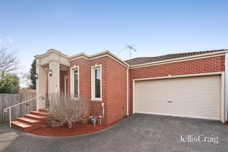 3 13 Amelia Crescent Doncaster East 3109
