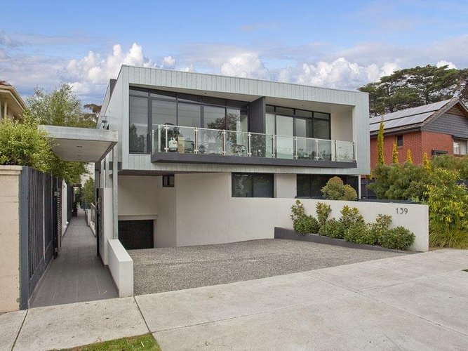 3 139 Woodland Street Essendon 3040
