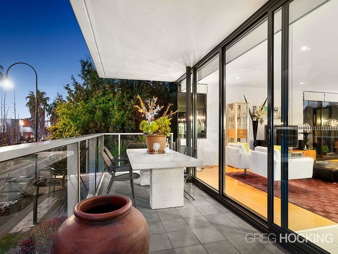 3 151 Beach Street Port Melbourne 3207