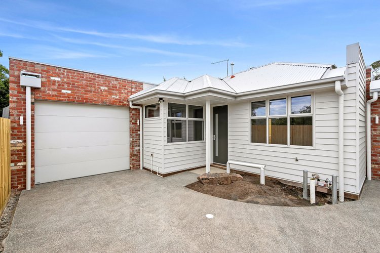 3/156 Ballarat Road  Hamlyn Heights 3215