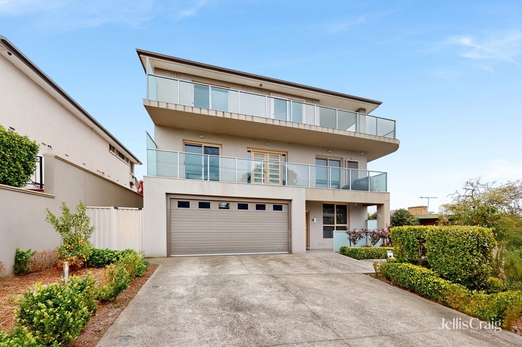 3/16 Lind Street  Strathmore 3041