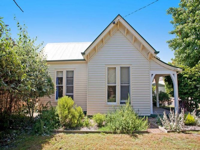 32 Aphrasia Street, Newtown