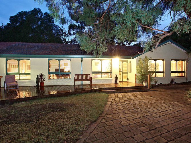 32 Barrow Drive Heathmont 3135