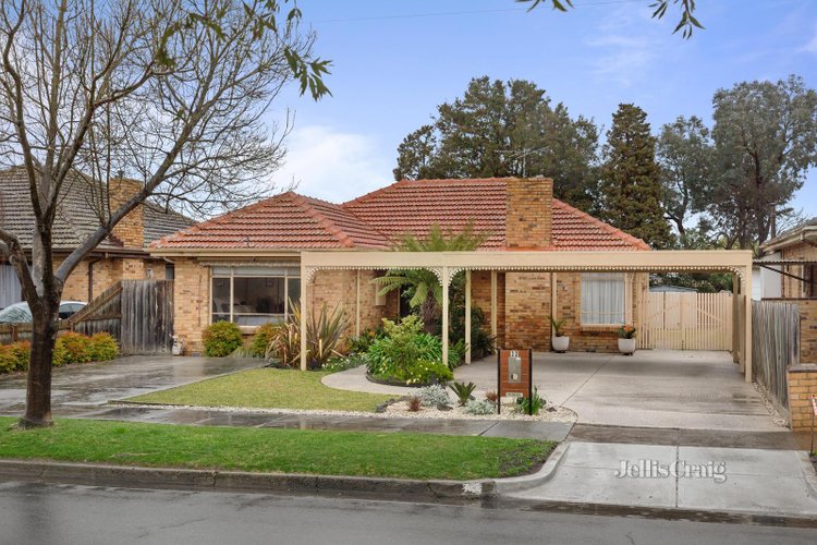 32 Beddoe Avenue Bentleigh East 3165