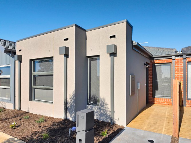 32 Beveridge Circuit Armstrong Creek 3217