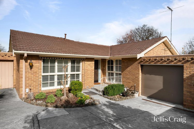 3 2 Bringa Avenue Camberwell 3124