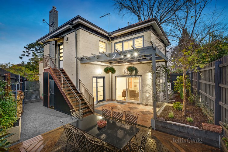 3/2 Brinsley Road Camberwell 3124