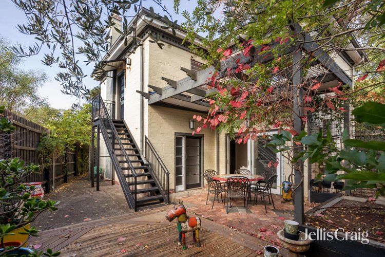 3 2 Brinsley Road Camberwell 3124