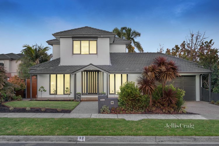 32 Durward Avenue Glen Waverley 3150