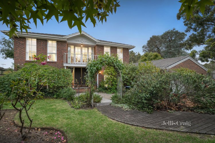 32 Garnett Road Wheelers Hill 3150