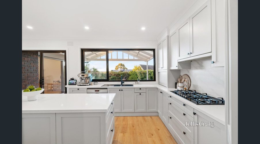 32 Garnett Road Wheelers Hill 3150