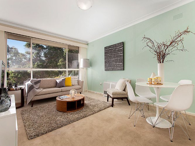 3 2 Greig Court Elwood 3184