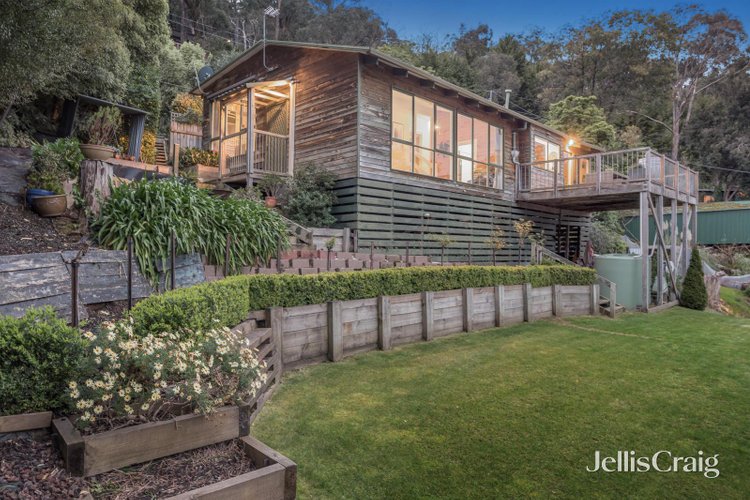 32 Heath Avenue Ferntree Gully 3156