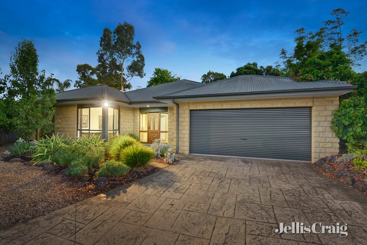3/2 Heathwood Street Ringwood East 3135