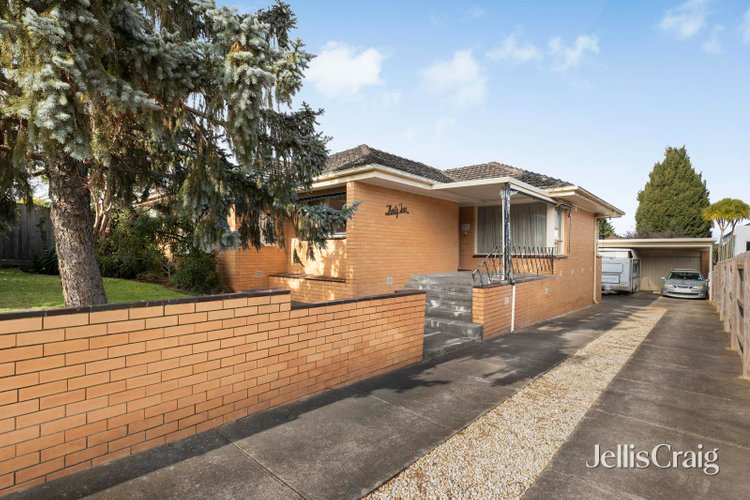32 Hillside Road Mount Waverley 3149