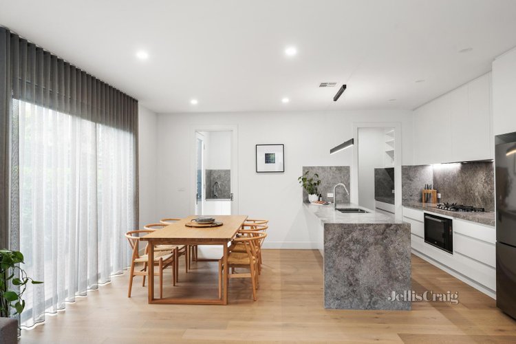 3 2 Johnston Street Ashburton 3147
