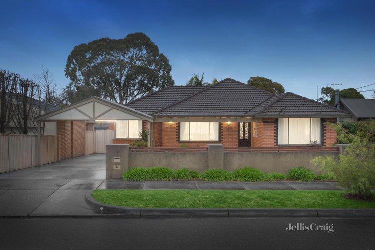 32 Kulnine Avenue Mitcham 3132