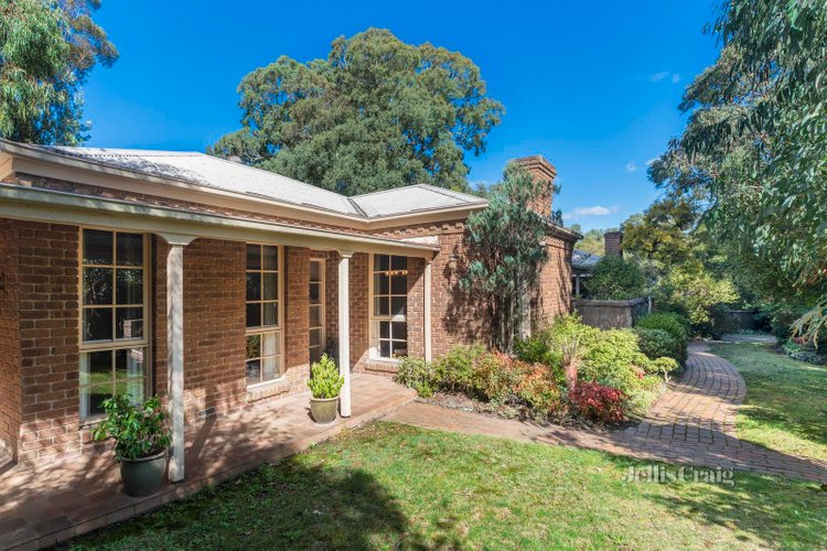 32 Lake Road Blackburn 3130