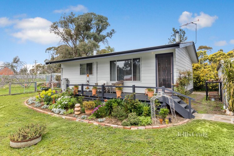 32 Lawrence Street Maldon 3463