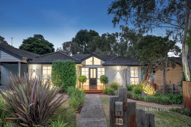 32 Lilian Parade Eltham 3095
