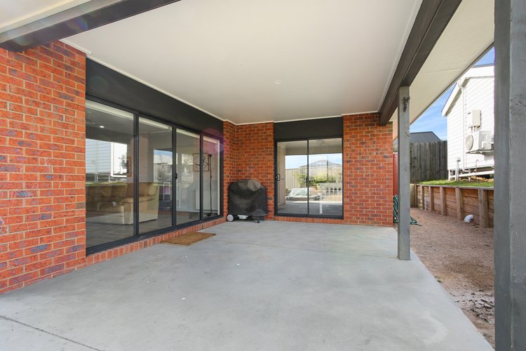 32 Lorimer Drive, Eastwood