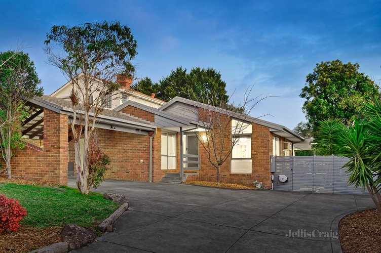 32 Maxine Drive St Helena 3088