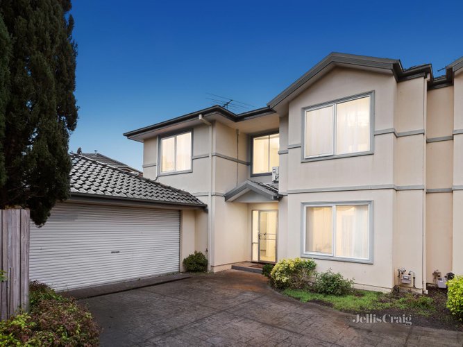 3 2 Mcgowans Road Donvale 3111