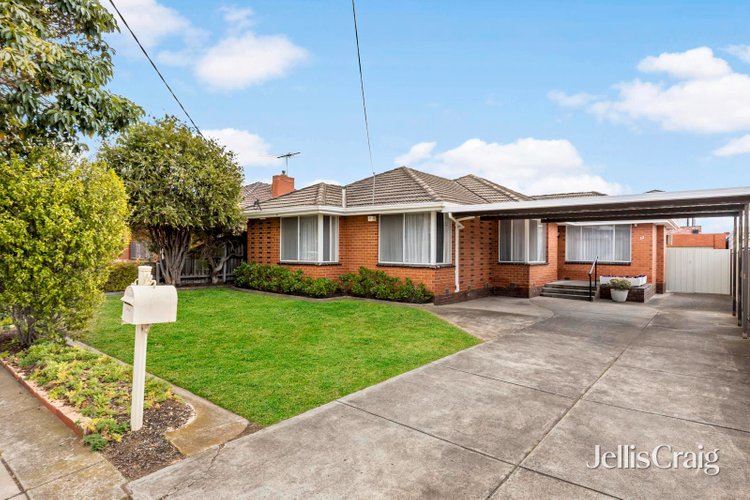 32 Riviera Road Avondale Heights 3034