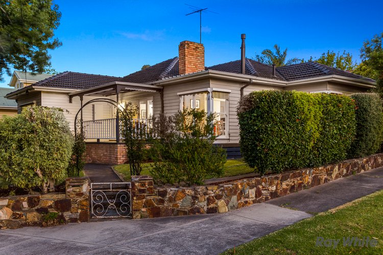 32 Woodhouse Grove Box Hill North 3129
