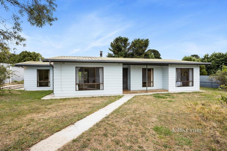 32 Woodlands Road Enfield 3352