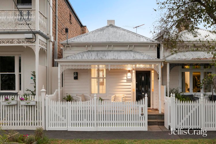 32 Young Street Albert Park 3206
