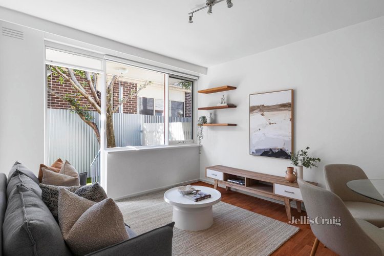 3 205 Station Street Fairfield 3078