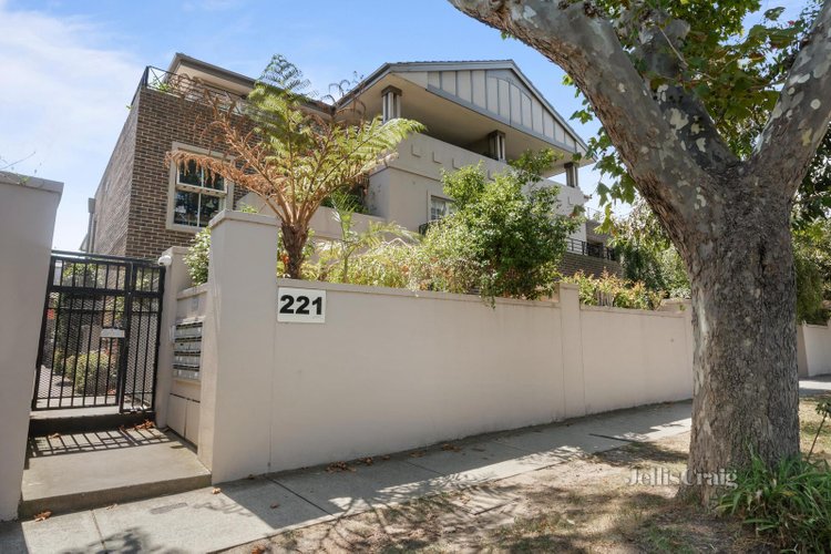 3 221 Dandenong Road Prahran 3181