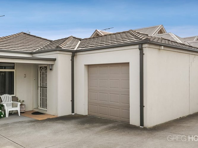 3 23 Carmen Street Newport 3015
