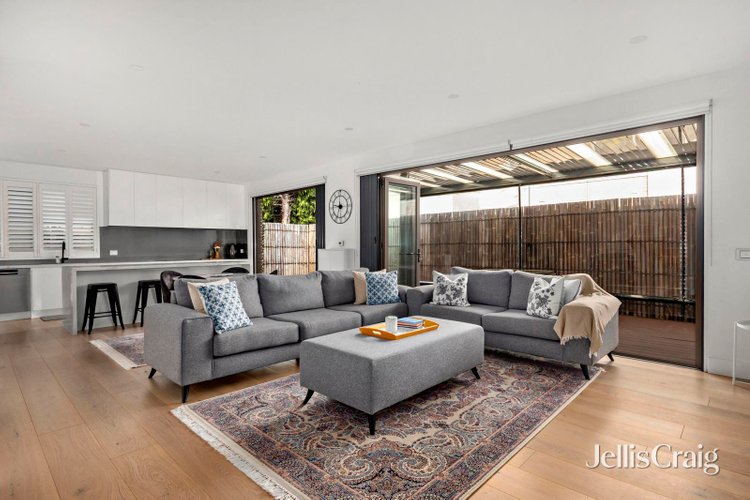 3 23 Neville Street Keilor East 3033