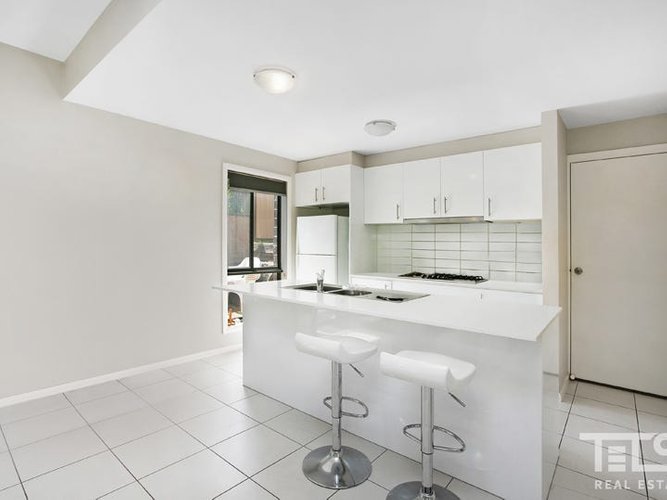 3 23 Outlook Way Sunbury 3429