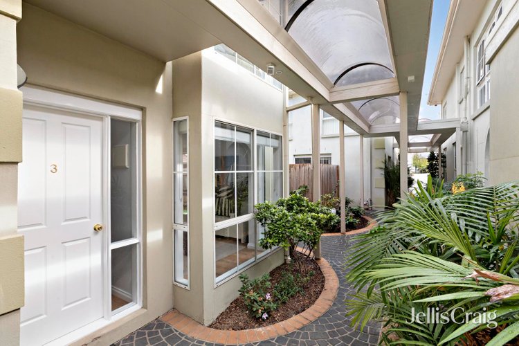 3 25 Afton Street Aberfeldie 3040