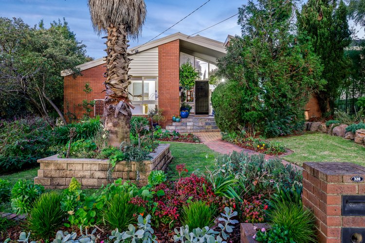 328 Gallaghers Road Glen Waverley 3150