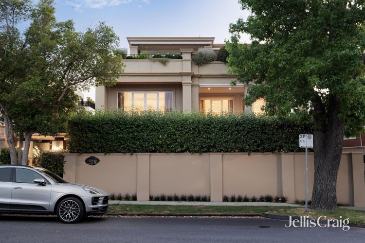 3 28 Springfield Avenue Toorak 3142