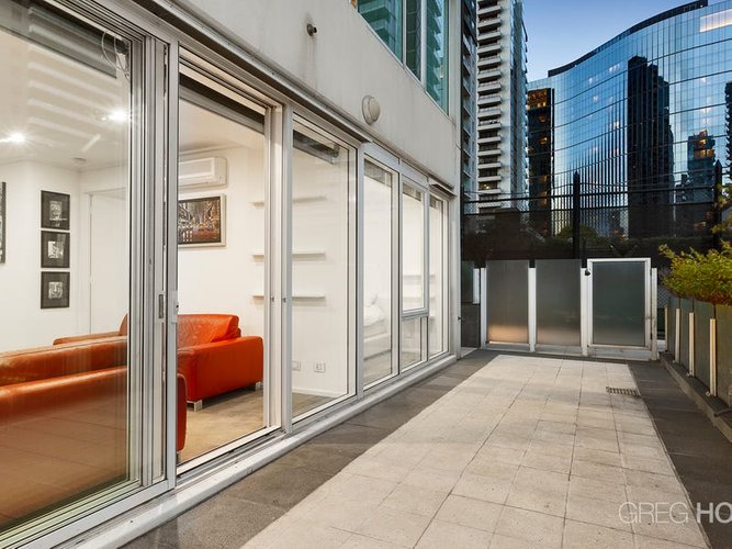 32 83 Whiteman Street Southbank 3006
