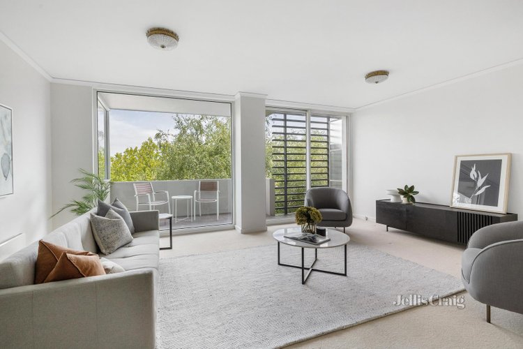 3.2 9 Struan Street Toorak 3142