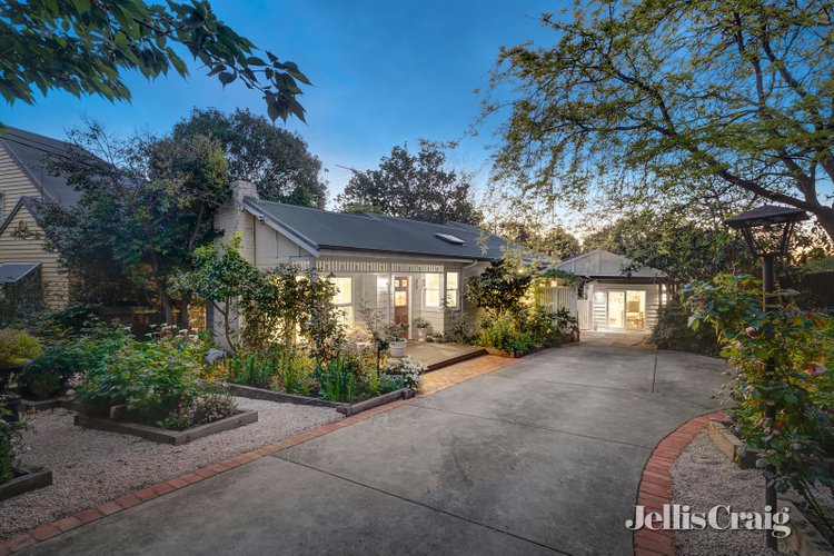 33 Alexandra Road Ringwood East 3135