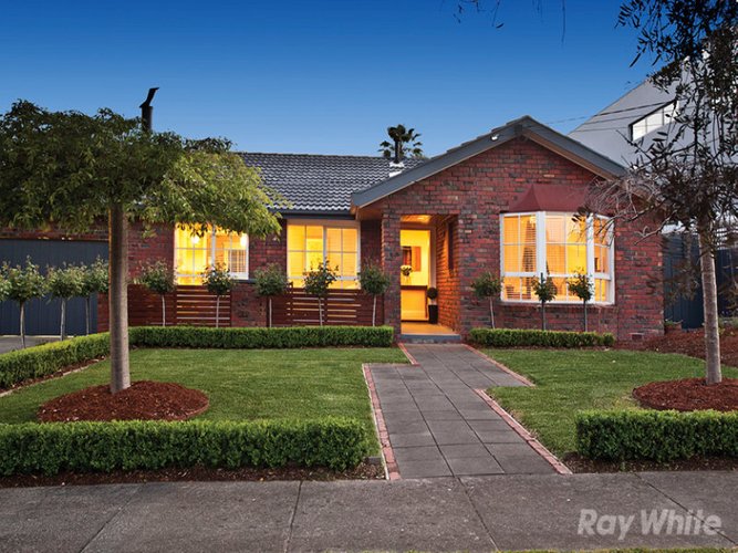 33 Appletree Drive Glen Waverley 3150