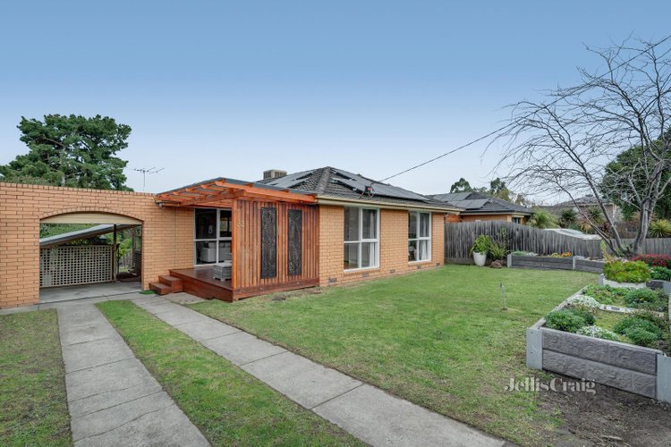 33 Blaxland Drive Dandenong North 3175