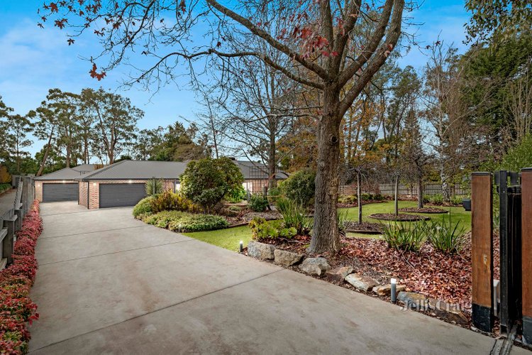 33 Fernhill Road Mount Evelyn 3796