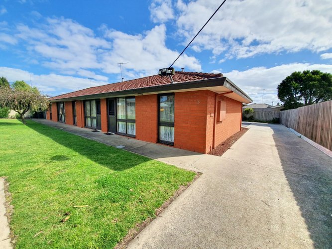 3/3 Keith Court Breakwater 3219
