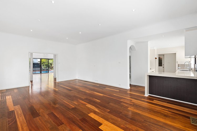 33 Landcox Street