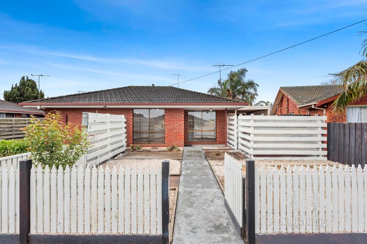 3 30-32 Enfield Drive St Albans Park 3219