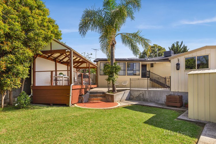 330 Mascoma Street Strathmore Heights 3041