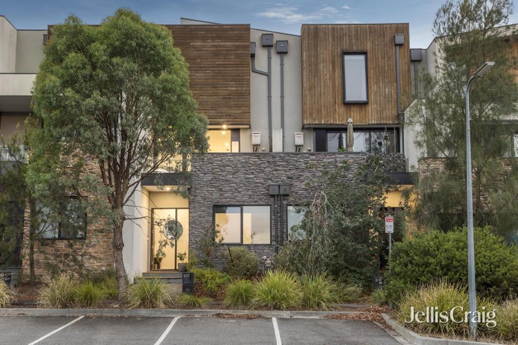 3 31 Dudley Street Eltham 3095